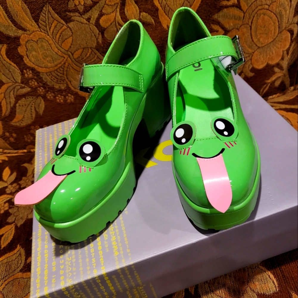 Frog Mary Jane shoes